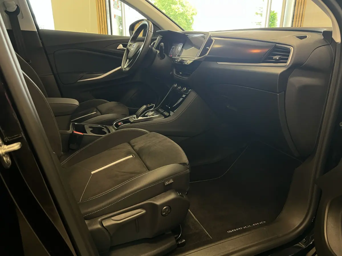 1.6 Turbo Plug-In Hybrid 4x4 GSe / 300PK / Alcantara /