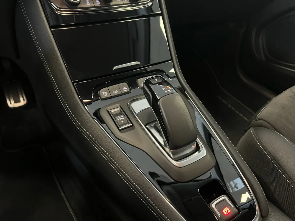 1.6 Turbo Plug-In Hybrid 4x4 GSe / 300PK / Alcantara /