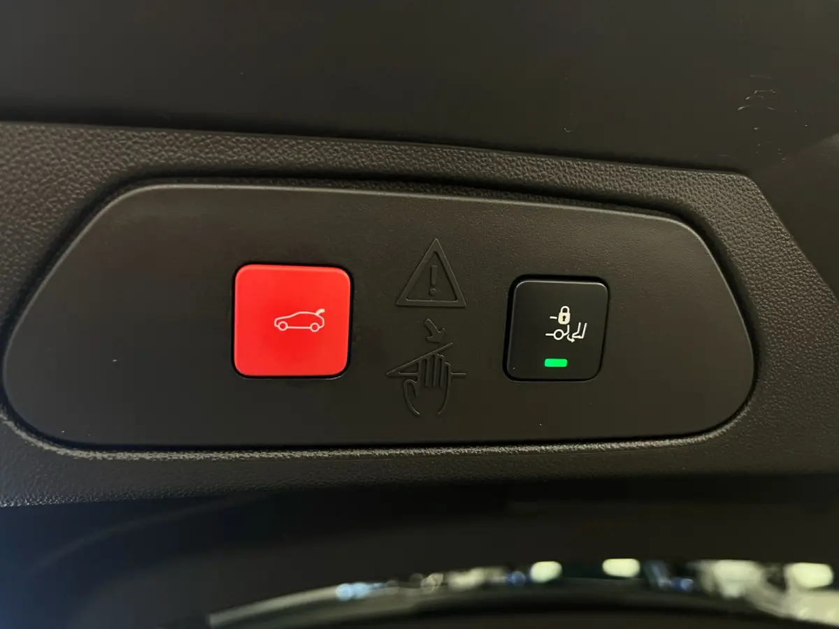 1.6 Turbo Plug-In Hybrid 4x4 GSe / 300PK / Alcantara /