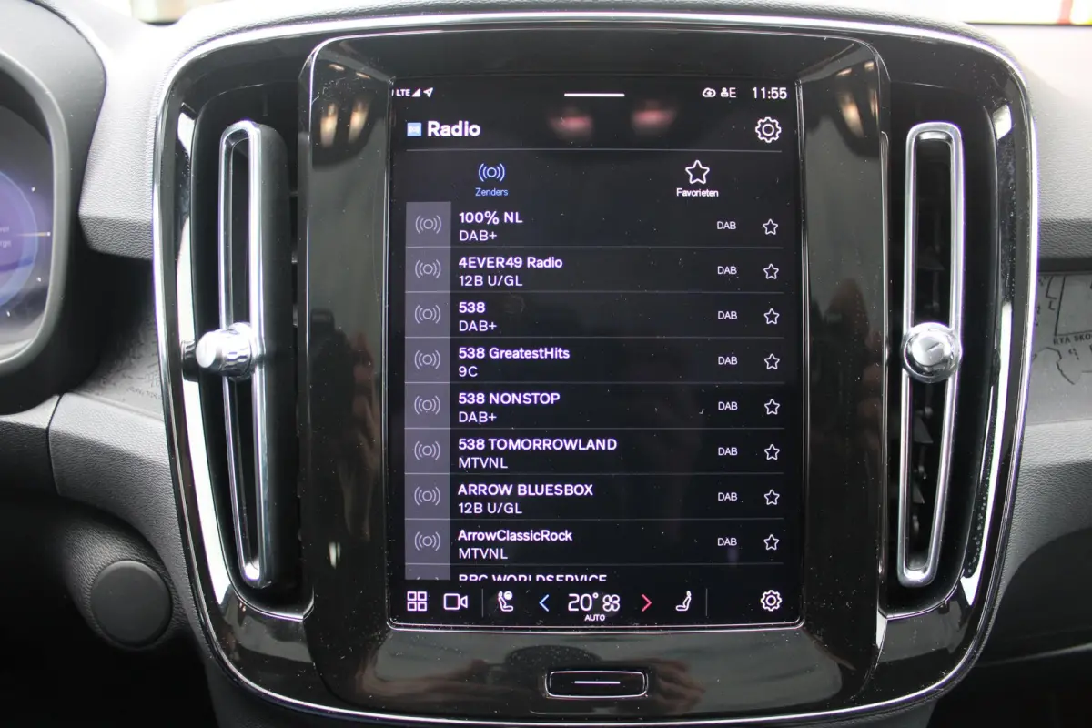 Single Motor 238PK 69 kWh | PANORAMADAK | STOEL / STUUR VERWARMING | DODEHOEKDETECTIE | ACHTERUITRIJCAMERA | NAVIGATIE | APPLE-CARPLAY / ANDROID-AUTO | CRUISE CONTROL | KEYLESS START | DRAAD