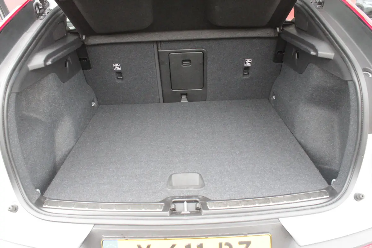 Single Motor 238PK 69 kWh | PANORAMADAK | STOEL / STUUR VERWARMING | DODEHOEKDETECTIE | ACHTERUITRIJCAMERA | NAVIGATIE | APPLE-CARPLAY / ANDROID-AUTO | CRUISE CONTROL | KEYLESS START | DRAAD