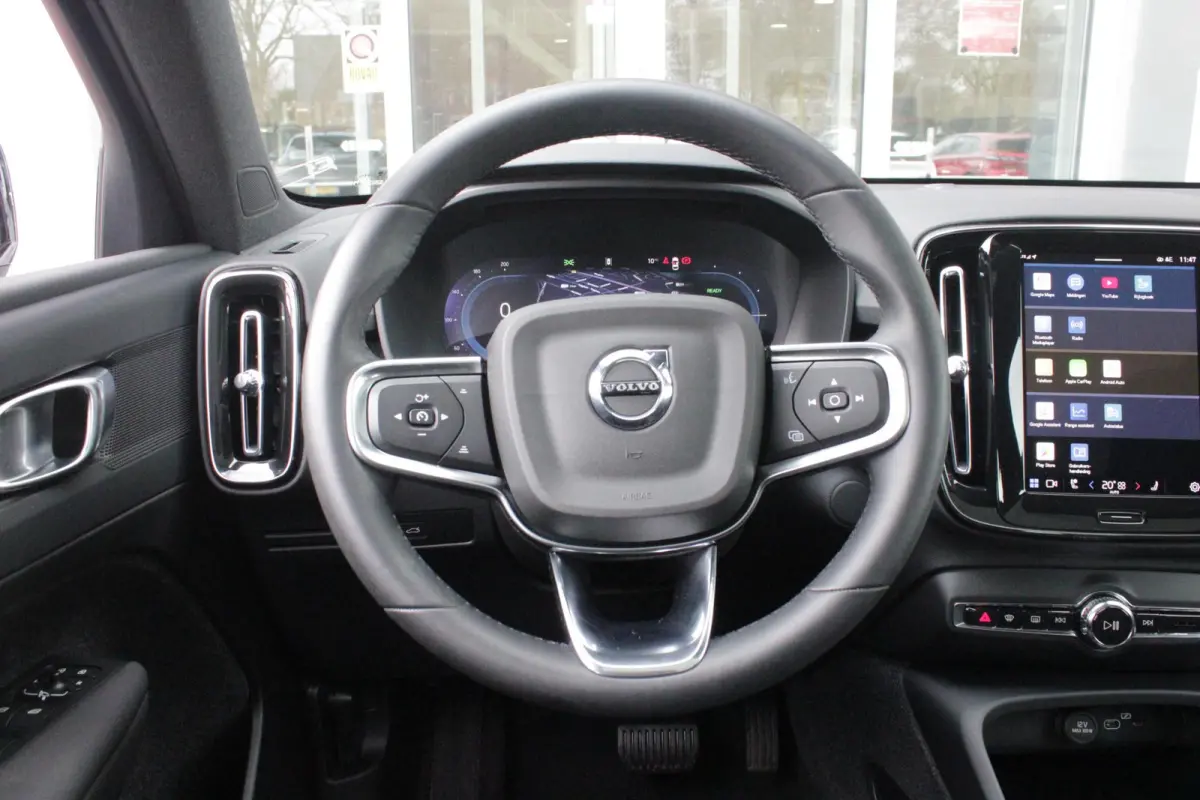 Single Motor 238PK 69 kWh | PANORAMADAK | STOEL / STUUR VERWARMING | DODEHOEKDETECTIE | ACHTERUITRIJCAMERA | NAVIGATIE | APPLE-CARPLAY / ANDROID-AUTO | CRUISE CONTROL | KEYLESS START | DRAAD
