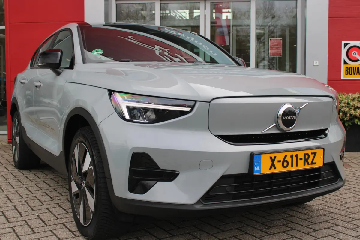 Single Motor 238PK 69 kWh | PANORAMADAK | STOEL / STUUR VERWARMING | DODEHOEKDETECTIE | ACHTERUITRIJCAMERA | NAVIGATIE | APPLE-CARPLAY / ANDROID-AUTO | CRUISE CONTROL | KEYLESS START | DRAAD