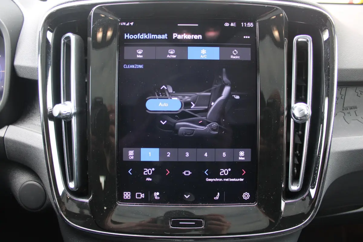 Single Motor 238PK 69 kWh | PANORAMADAK | STOEL / STUUR VERWARMING | DODEHOEKDETECTIE | ACHTERUITRIJCAMERA | NAVIGATIE | APPLE-CARPLAY / ANDROID-AUTO | CRUISE CONTROL | KEYLESS START | DRAAD