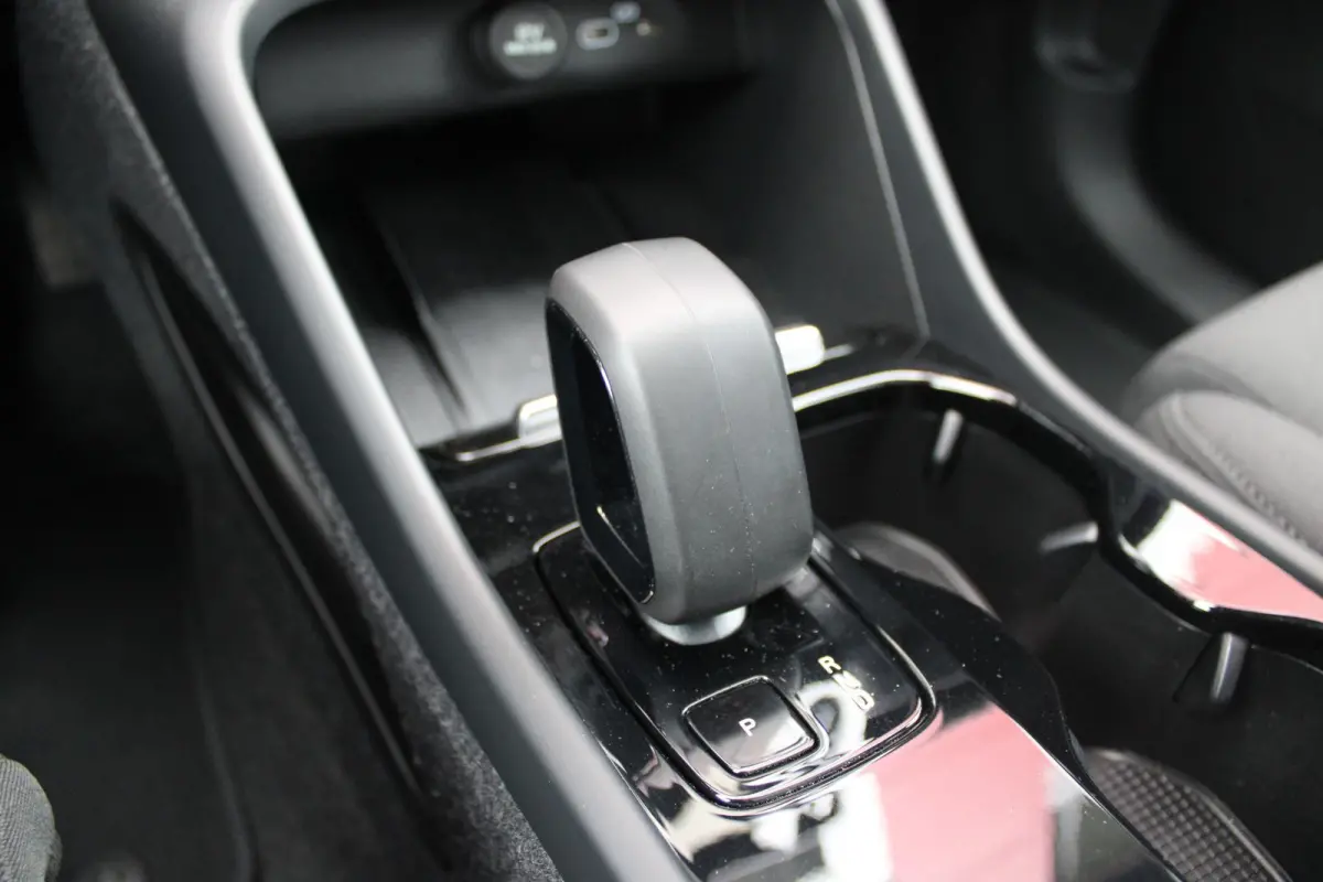 Single Motor 238PK 69 kWh | PANORAMADAK | STOEL / STUUR VERWARMING | DODEHOEKDETECTIE | ACHTERUITRIJCAMERA | NAVIGATIE | APPLE-CARPLAY / ANDROID-AUTO | CRUISE CONTROL | KEYLESS START | DRAAD