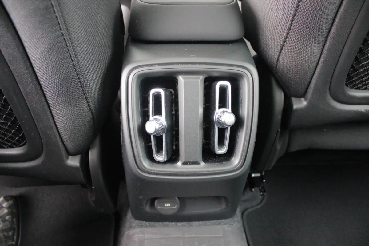 Single Motor 238PK 69 kWh | PANORAMADAK | STOEL / STUUR VERWARMING | DODEHOEKDETECTIE | ACHTERUITRIJCAMERA | NAVIGATIE | APPLE-CARPLAY / ANDROID-AUTO | CRUISE CONTROL | KEYLESS START | DRAAD