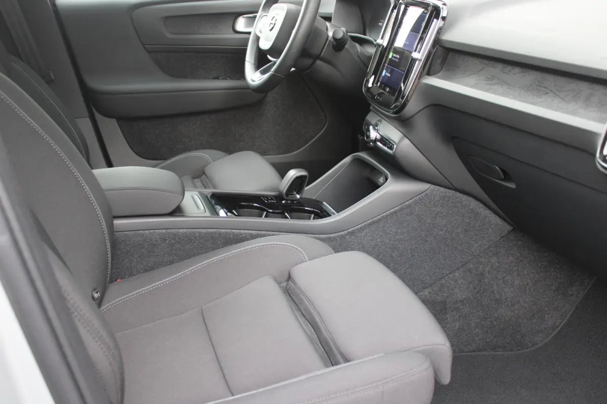 Single Motor 238PK 69 kWh | PANORAMADAK | STOEL / STUUR VERWARMING | DODEHOEKDETECTIE | ACHTERUITRIJCAMERA | NAVIGATIE | APPLE-CARPLAY / ANDROID-AUTO | CRUISE CONTROL | KEYLESS START | DRAAD