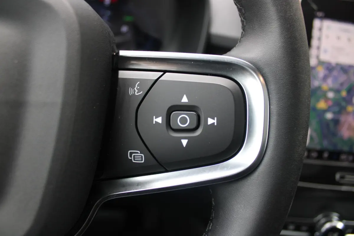 Single Motor 238PK 69 kWh | PANORAMADAK | STOEL / STUUR VERWARMING | DODEHOEKDETECTIE | ACHTERUITRIJCAMERA | NAVIGATIE | APPLE-CARPLAY / ANDROID-AUTO | CRUISE CONTROL | KEYLESS START | DRAAD