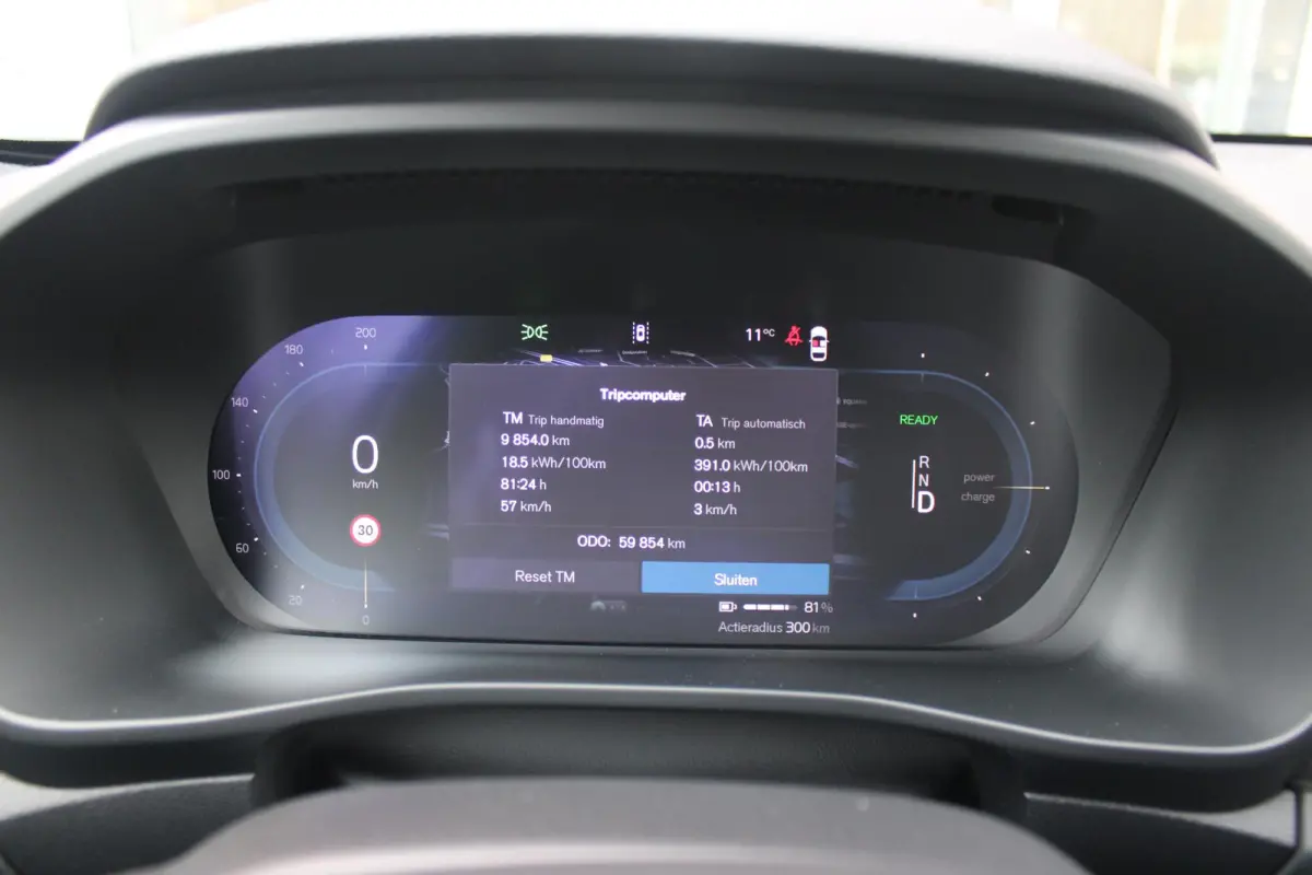 Single Motor Core 238PK 69 kWh | PANORAMADAK | STOEL / STUUR VERWARMING | DODEHOEKDETECTIE | ACHTERUITRIJCAMERA | NAVIGATIE | APPLE-CARPLAY / ANDROID-AUTO | CRUISE CONTROL | KEYLESS START | 