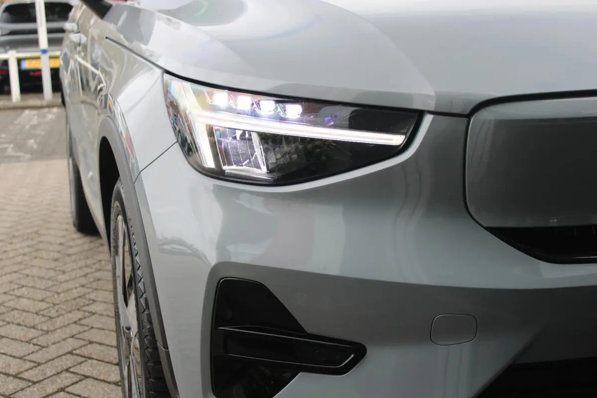Single Motor 238PK 69 kWh | PANORAMADAK | STOEL / STUUR VERWARMING | DODEHOEKDETECTIE | ACHTERUITRIJCAMERA | NAVIGATIE | APPLE-CARPLAY / ANDROID-AUTO | CRUISE CONTROL | KEYLESS START | DRAAD
