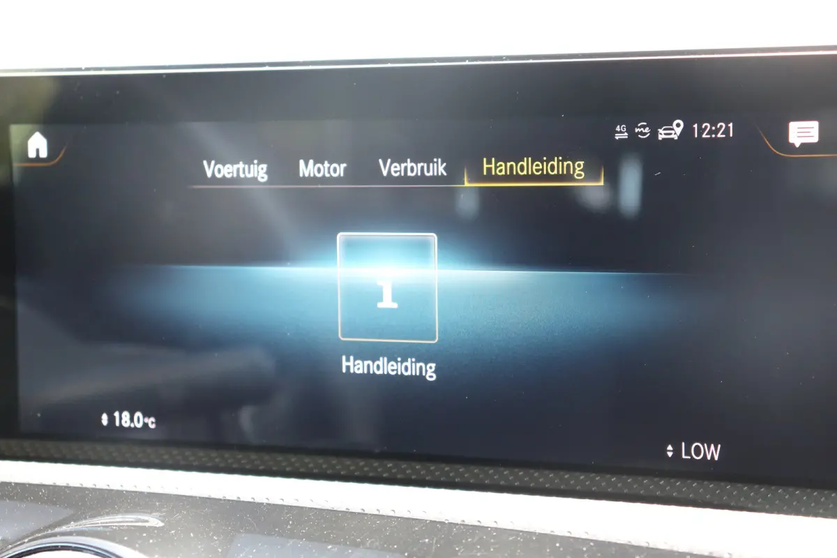 180 Business Solution Luxury Voorstoelen verwarmd | Airco | Navi | 360 Camera | All Season banden |