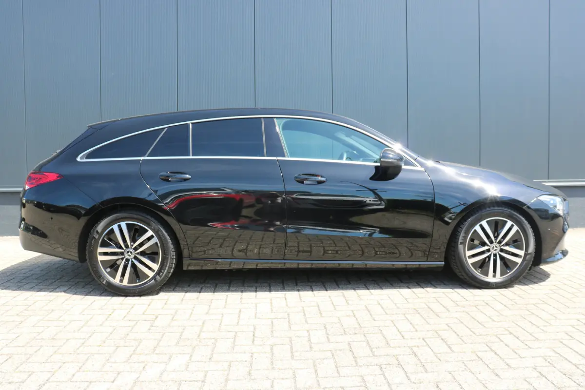 180 Business Solution Luxury Voorstoelen verwarmd | Airco | Navi | 360 Camera | All Season banden |