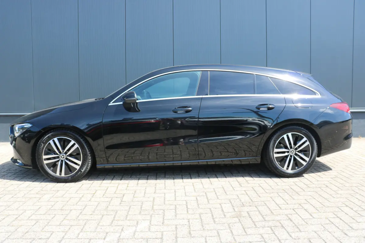 180 Business Solution Luxury Voorstoelen verwarmd | Airco | Navi | 360 Camera | All Season banden |