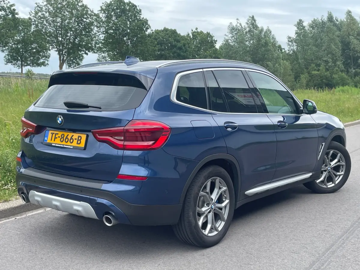 XDrive20i High Executive Automaat Panorama