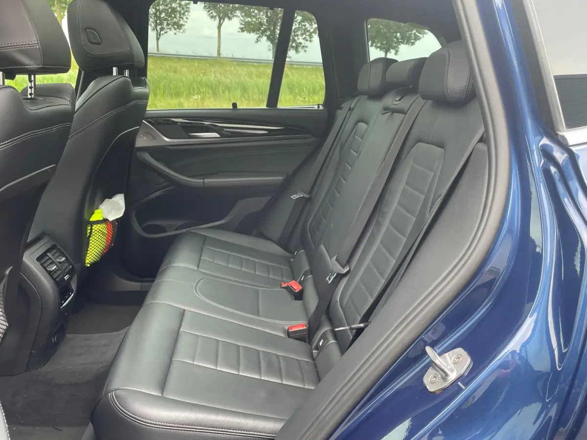 XDrive20i High Executive Automaat Panorama