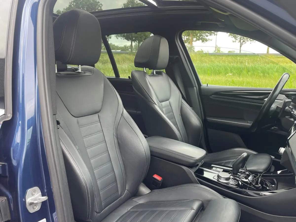 XDrive20i High Executive Automaat Panorama