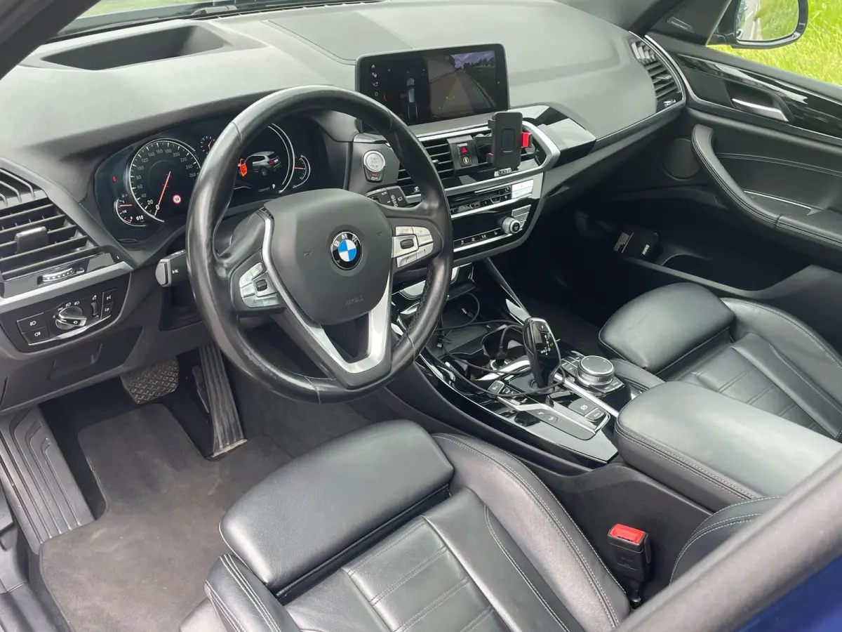 XDrive20i High Executive Automaat Panorama