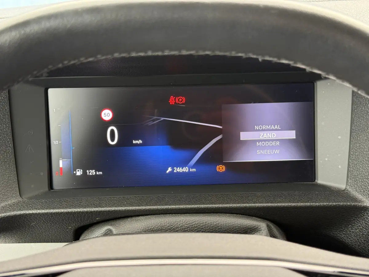 2.0 Diesel 145 L2 DC Achteruitrijcamera | Adeptieve cruise control | Stoelverwarming | Apple carplay & Android auto