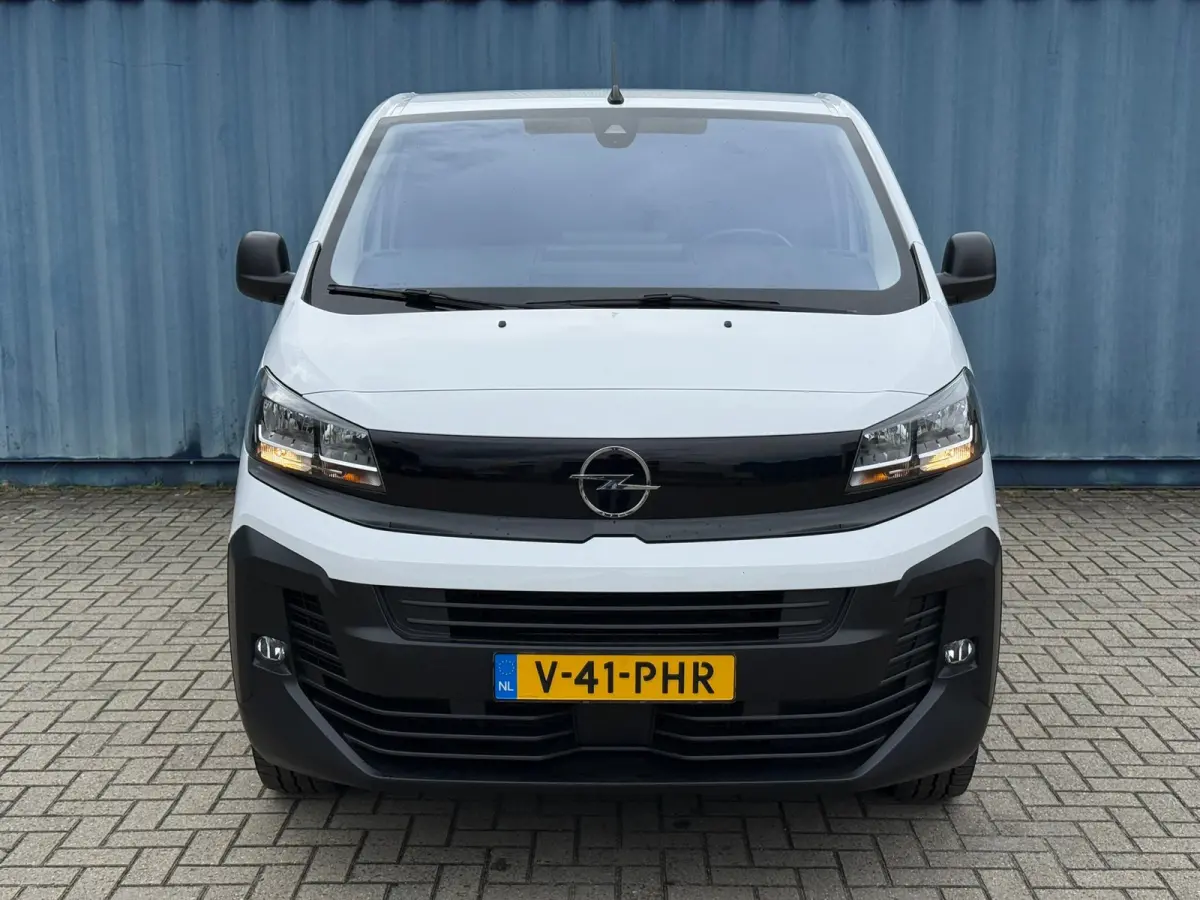 2.0 Diesel 145 L2 DC Achteruitrijcamera | Adeptieve cruise control | Stoelverwarming | Apple carplay & Android auto