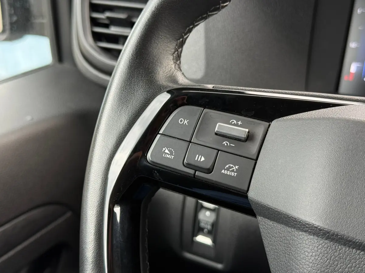 2.0 Diesel 145 L2 DC Achteruitrijcamera | Adeptieve cruise control | Stoelverwarming | Apple carplay & Android auto