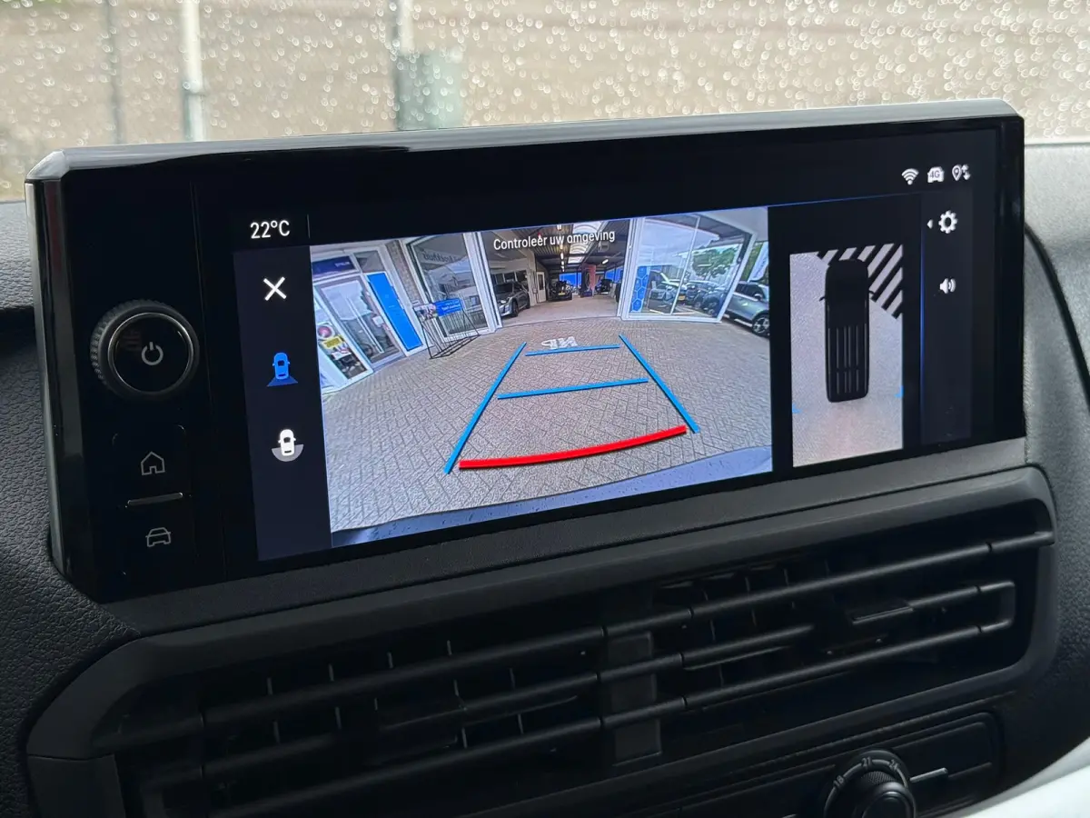 2.0 Diesel 145 L2 DC Achteruitrijcamera | Adeptieve cruise control | Stoelverwarming | Apple carplay & Android auto