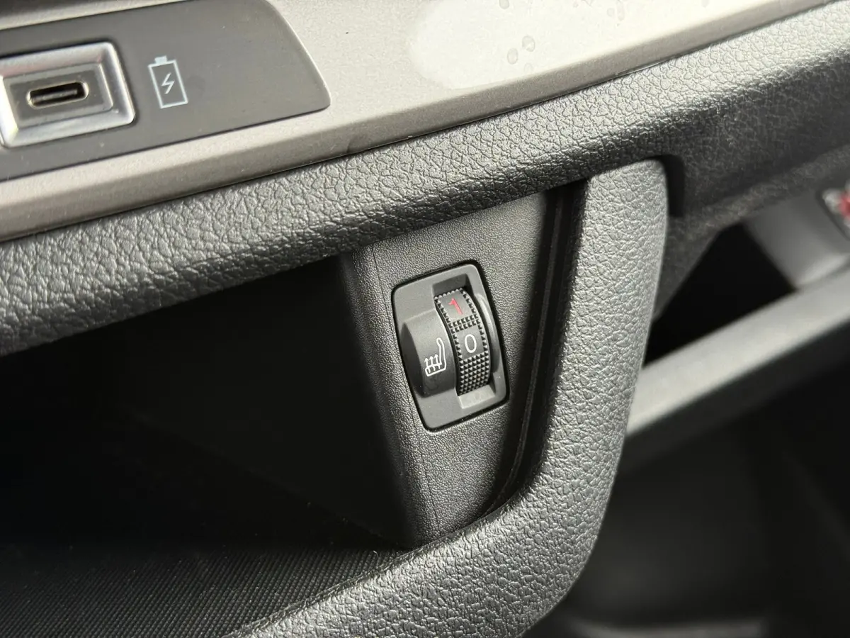 2.0 Diesel 145 L2 DC Achteruitrijcamera | Adeptieve cruise control | Stoelverwarming | Apple carplay & Android auto