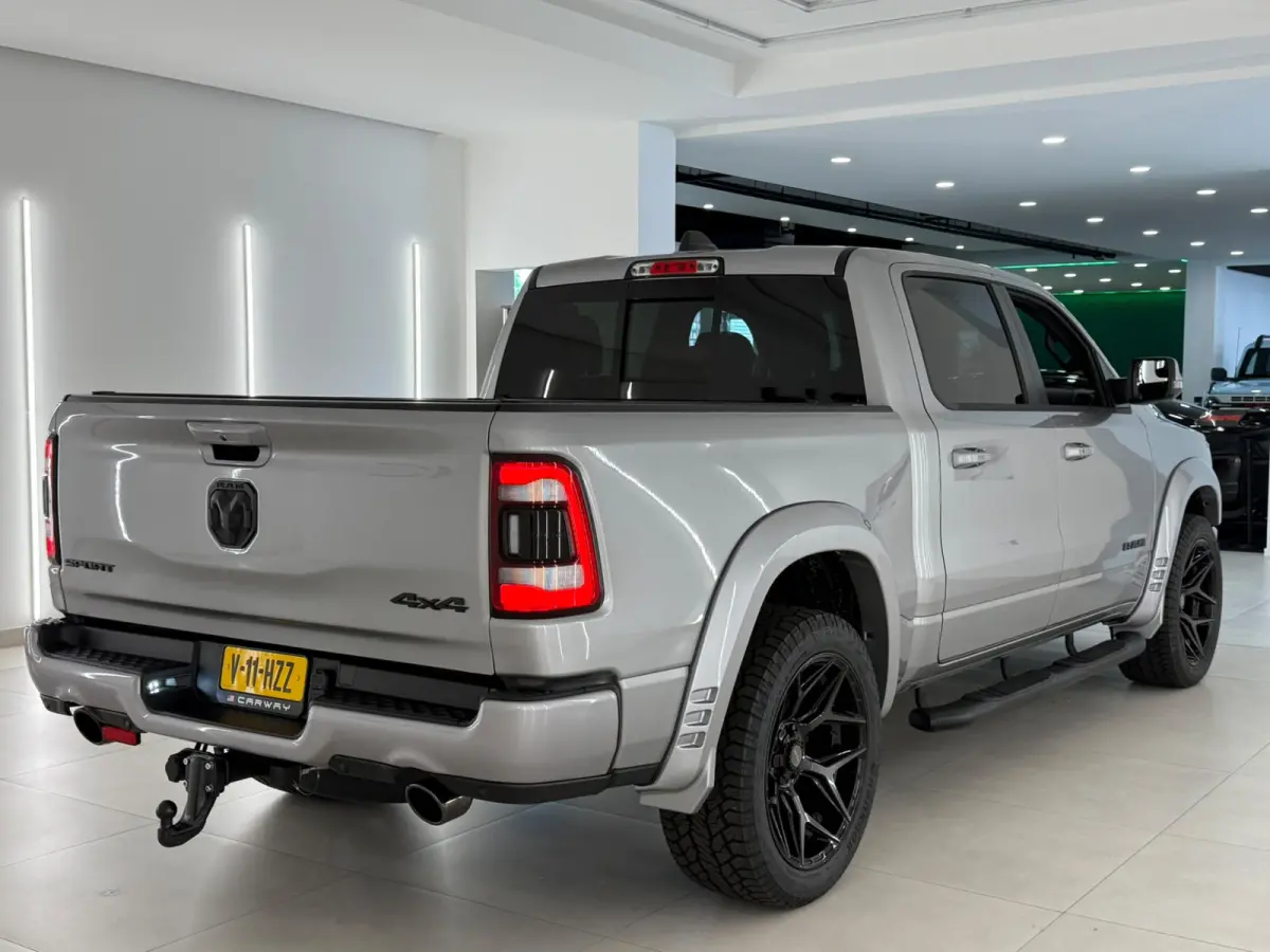 1500 5.7 V8 4x4 Crew Cab Sport Widebody Backflip BPM-vrij Panodak