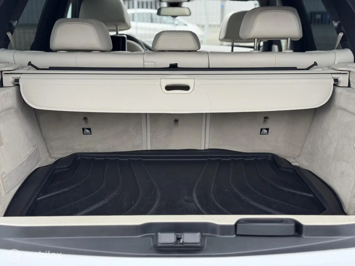 xDrive40e iPerformance High Executive 3 X TV , VOLL !
