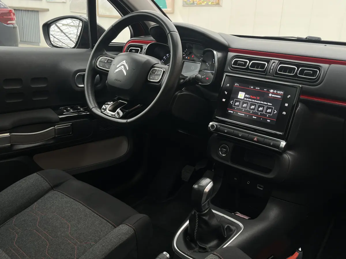 PureTech 110 S&S Shine | Trekhaak afneembaar | Panoramadak | Keyless | Carplay | Parkeersensoren voor + achter |  Cruise Control | Climate Control | Achteruitrijcamera | Dodehoekdetectie | D