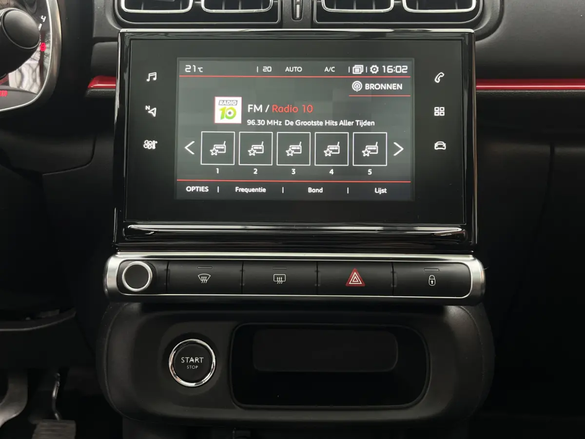 PureTech 110 S&S Shine | Trekhaak afneembaar | Panoramadak | Keyless | Carplay | Parkeersensoren voor + achter |  Cruise Control | Climate Control | Achteruitrijcamera | Dodehoekdetectie | D