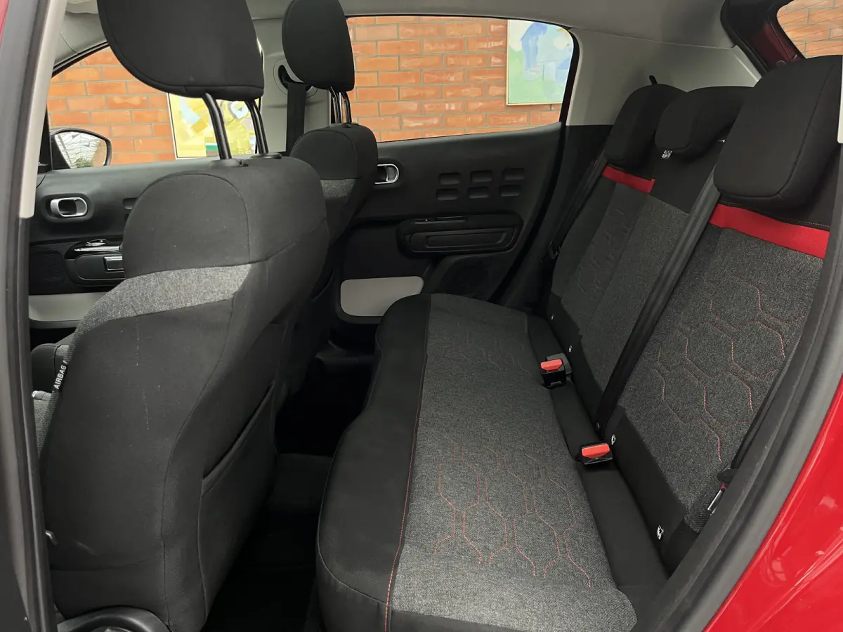 PureTech 110 S&S Shine | Trekhaak afneembaar | Panoramadak | Keyless | Carplay | Parkeersensoren voor + achter |  Cruise Control | Climate Control | Achteruitrijcamera | Dodehoekdetectie | D