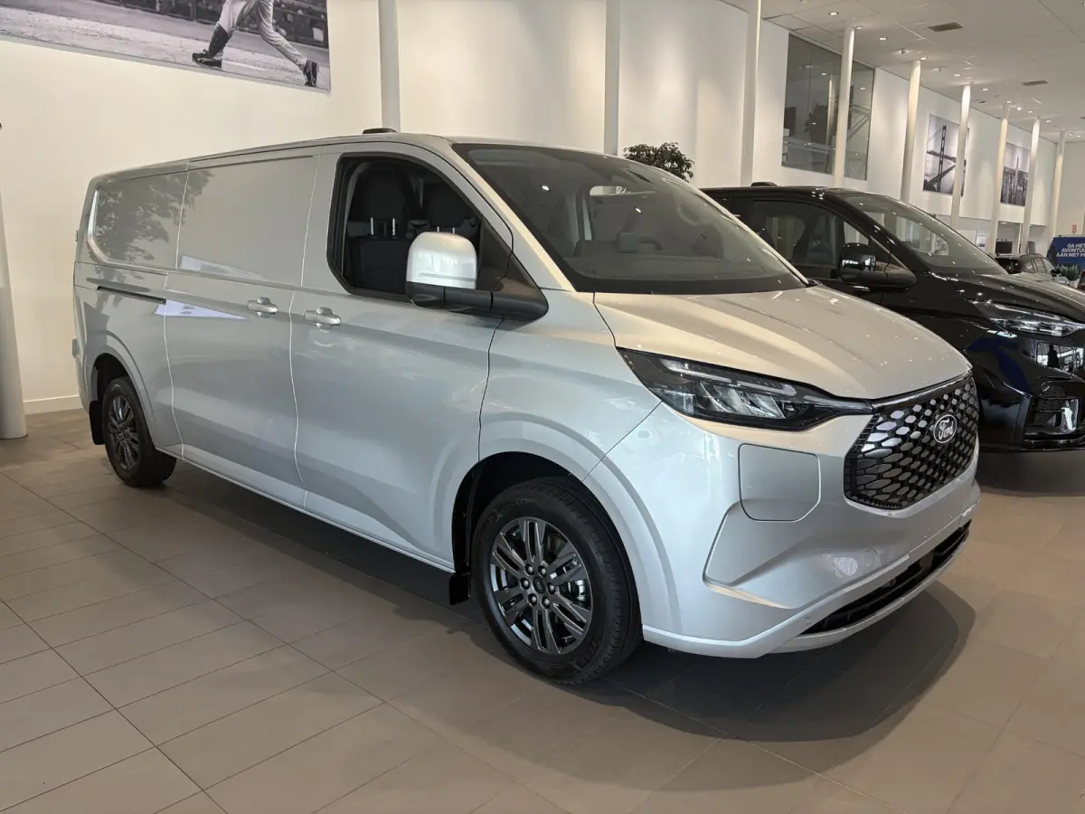 340 L2H1 Limited 71 kWh | Te Bestellen | NAVI | CARPLAY | 17 INCH LMV | 360 CAMERA | TREKHAAKVOORBEREIDING |