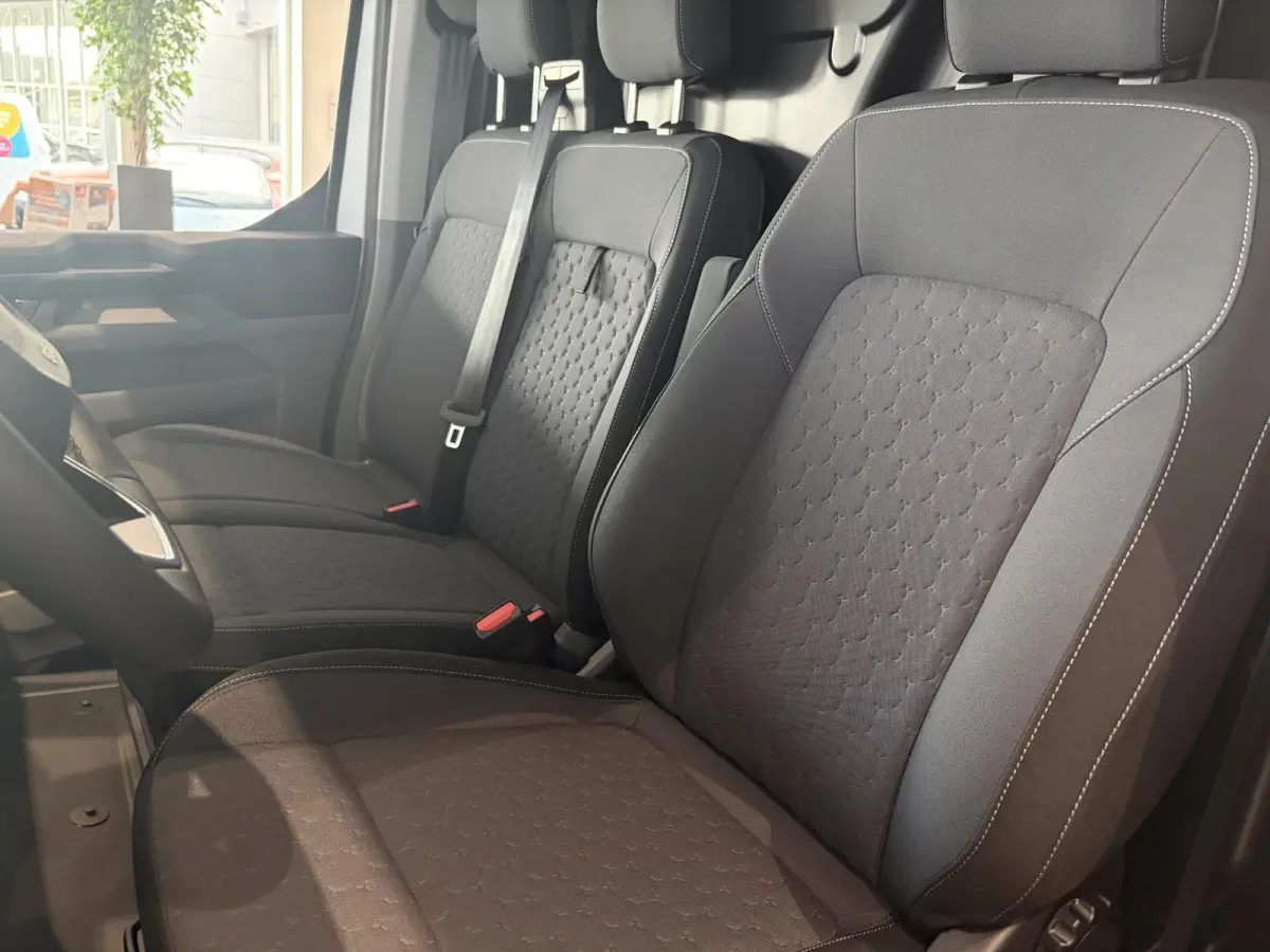 340 L2H1 Limited 71 kWh | Te Bestellen | NAVI | CARPLAY | 17 INCH LMV | 360 CAMERA | TREKHAAKVOORBEREIDING |