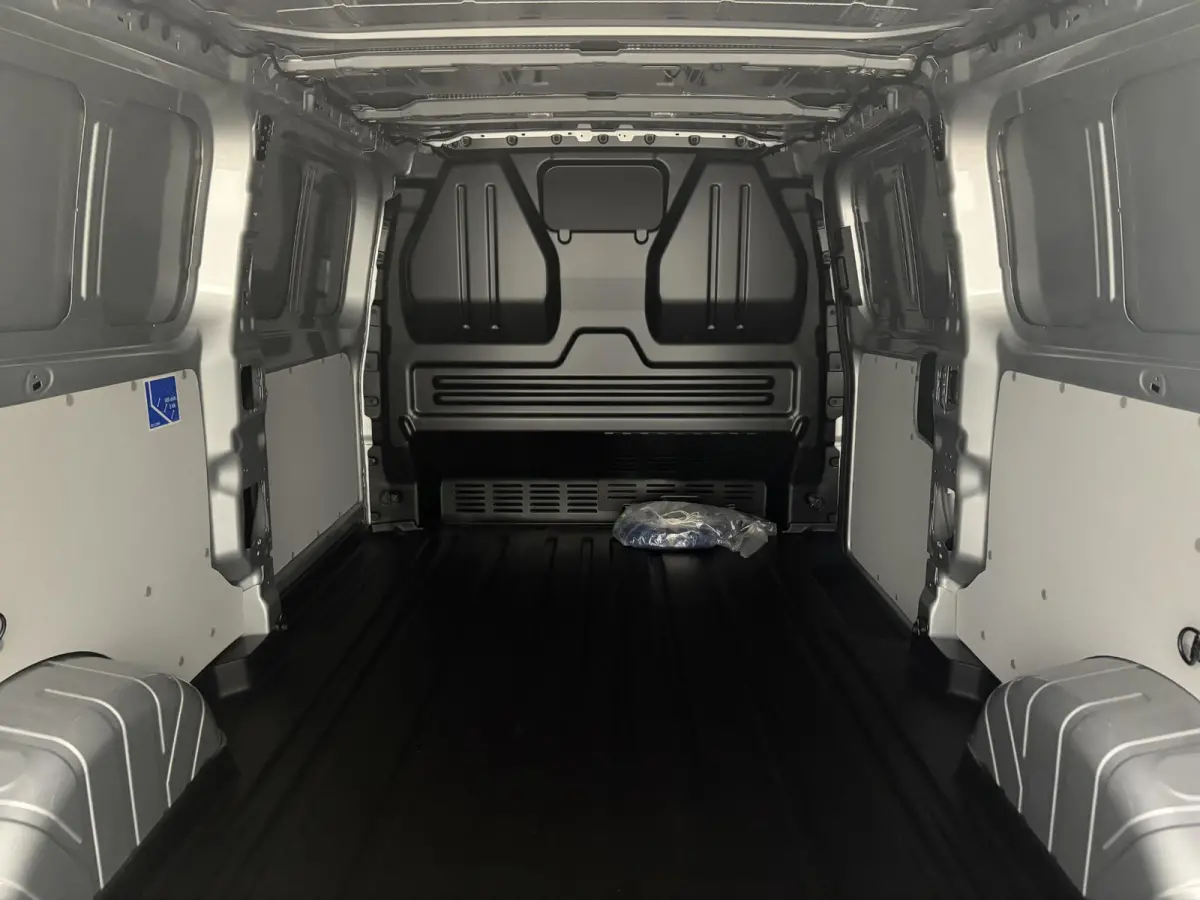 340 L2H1 Limited 71 kWh | Te Bestellen | NAVI | CARPLAY | 17 INCH LMV | 360 CAMERA | TREKHAAKVOORBEREIDING |