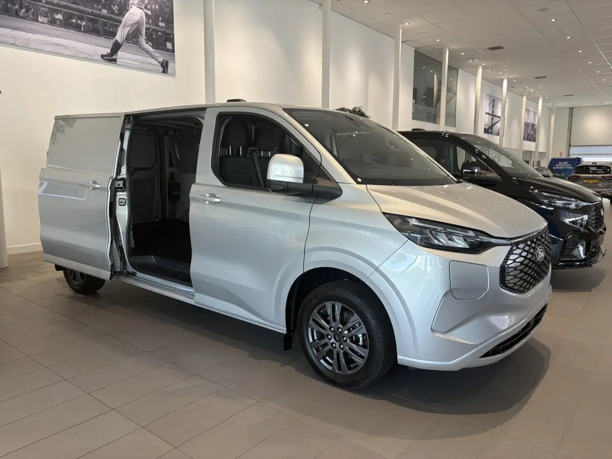 340 L2H1 Limited 71 kWh | Te Bestellen | NAVI | CARPLAY | 17 INCH LMV | 360 CAMERA | TREKHAAKVOORBEREIDING |