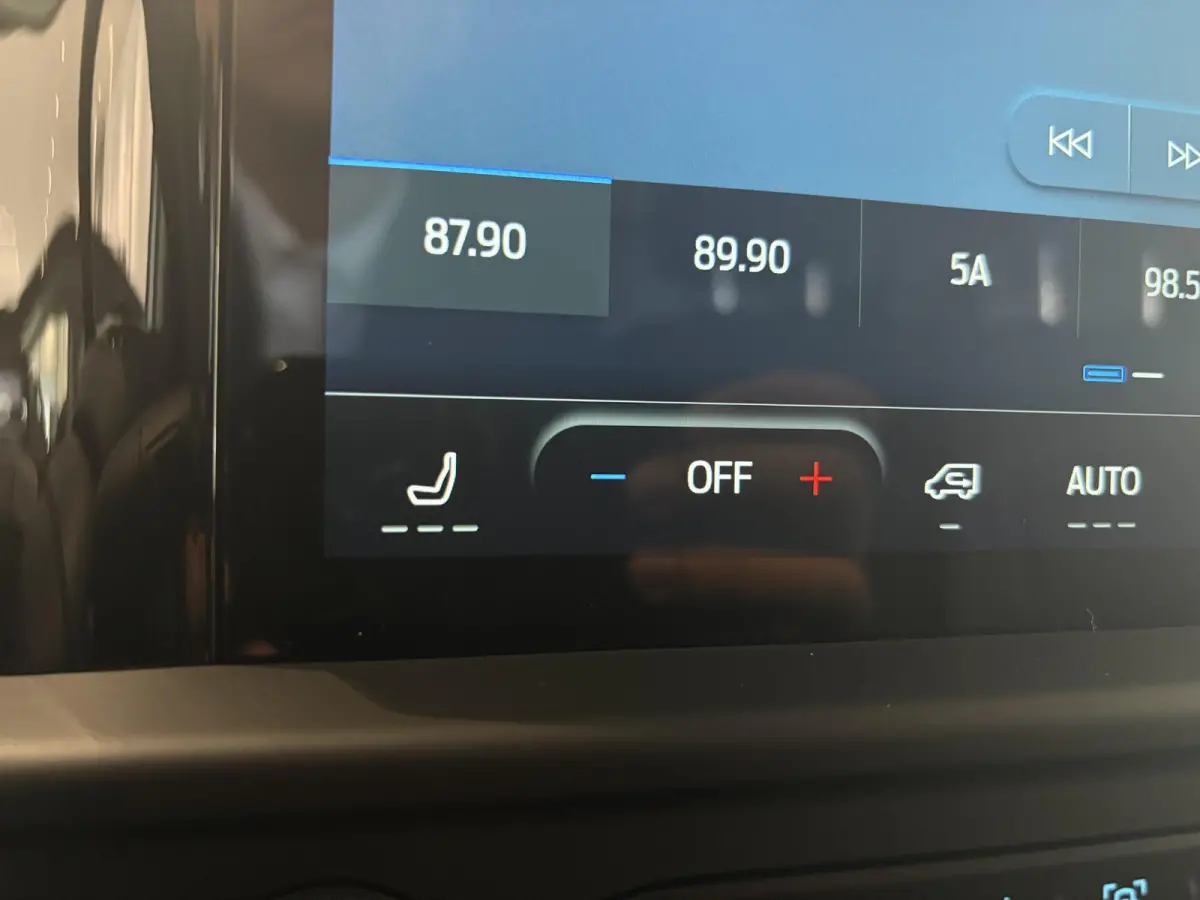 340 L2H1 Limited 71 kWh | Te Bestellen | NAVI | CARPLAY | 17 INCH LMV | 360 CAMERA | TREKHAAKVOORBEREIDING |
