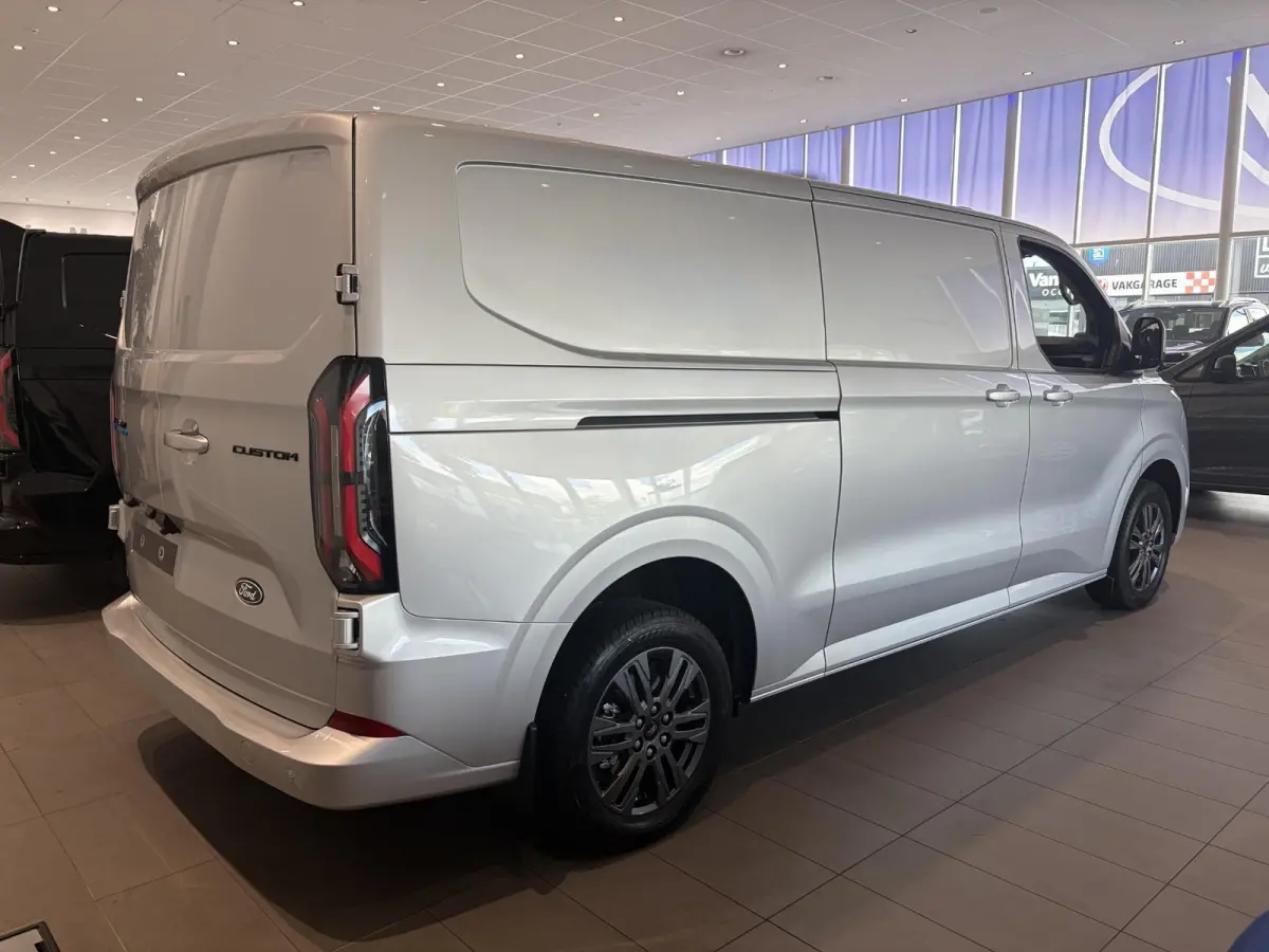340 L2H1 Limited 71 kWh | Te Bestellen | NAVI | CARPLAY | 17 INCH LMV | 360 CAMERA | TREKHAAKVOORBEREIDING |