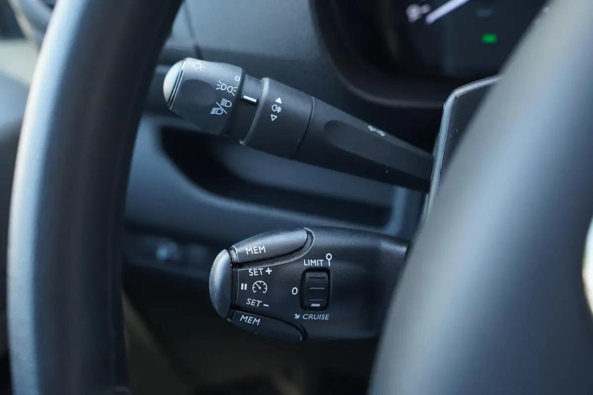 2.0 MultiJet 145 pk L3 Airco, Apple Carplay Cruise Control, Laadruimte Pakket, PDC achter, 3-Zits