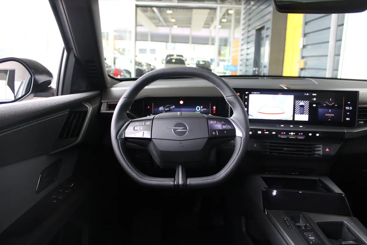 1.6 Turbo Plug-in-Hybrid GS | Trekhaak | Navigatie | Panoramadak | Matrix koplampen | AGR stoelen | Cruise control adaptief |