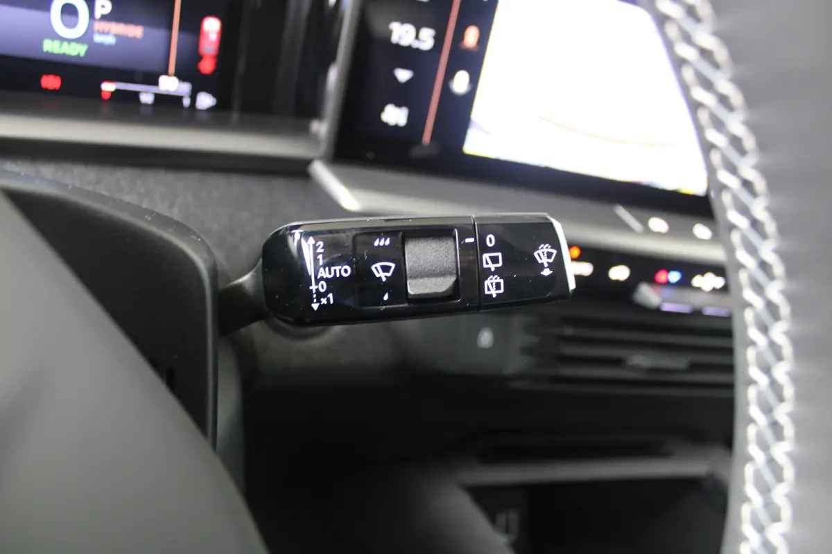 1.6 Turbo Plug-in-Hybrid GS | Trekhaak | Navigatie | Panoramadak | Matrix koplampen | AGR stoelen | Cruise control adaptief |