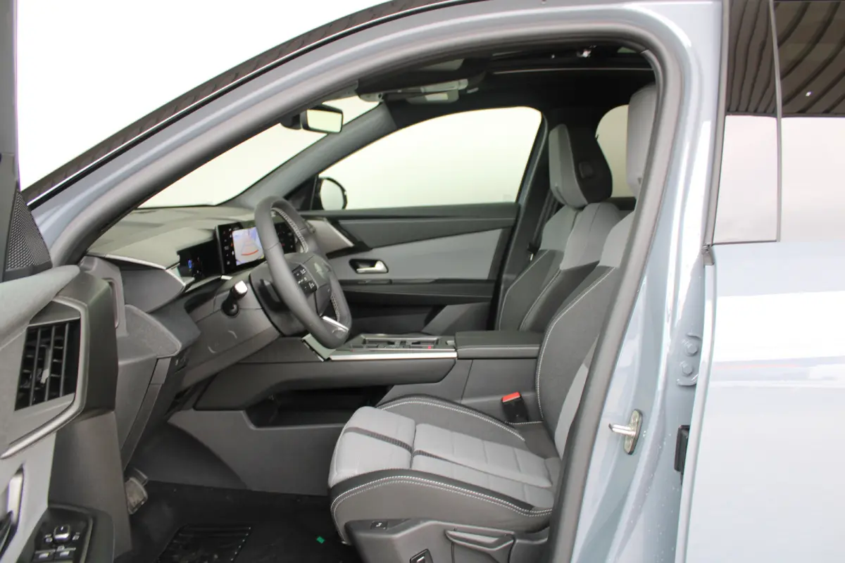 1.6 Turbo Plug-in-Hybrid GS | Trekhaak | Navigatie | Panoramadak | Matrix koplampen | AGR stoelen | Cruise control adaptief |