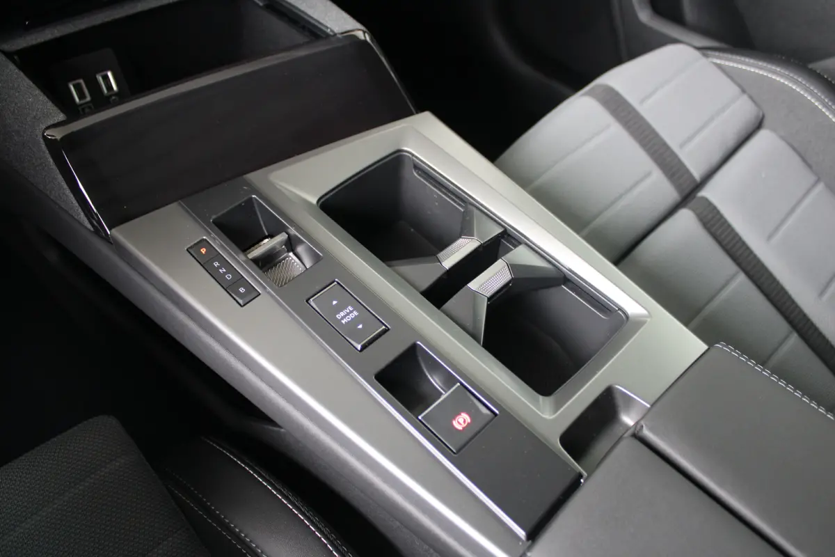 1.6 Turbo Plug-in-Hybrid GS | Trekhaak | Navigatie | Panoramadak | Matrix koplampen | AGR stoelen | Cruise control adaptief |
