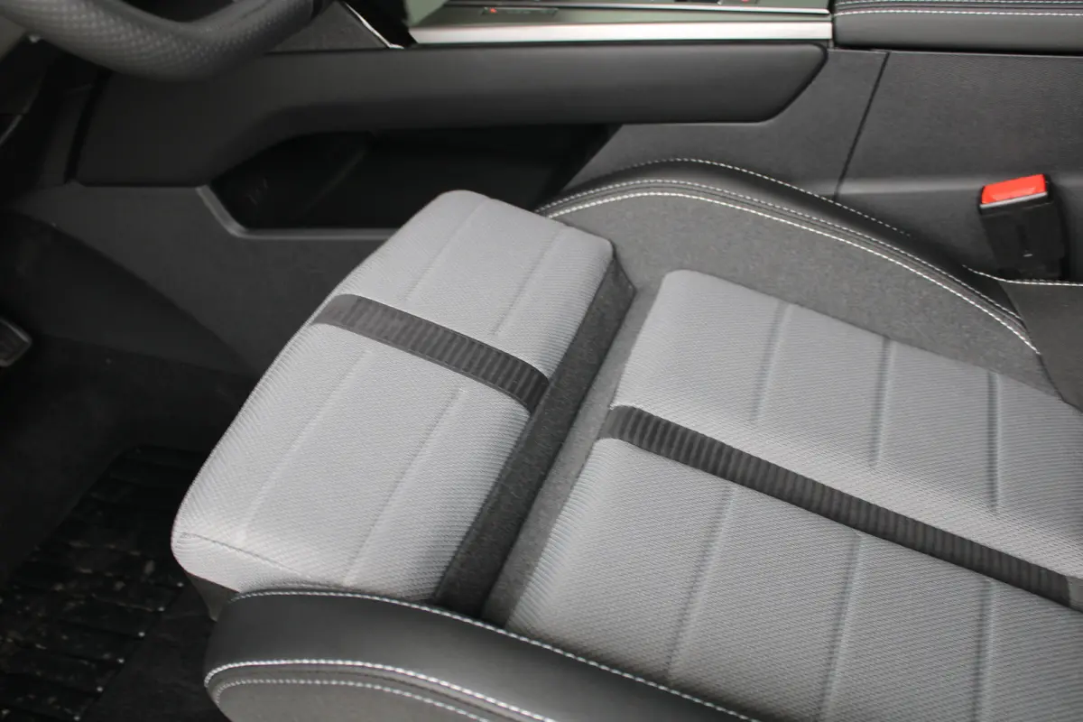 1.6 Turbo Plug-in-Hybrid GS | Trekhaak | Navigatie | Panoramadak | Matrix koplampen | AGR stoelen | Cruise control adaptief |