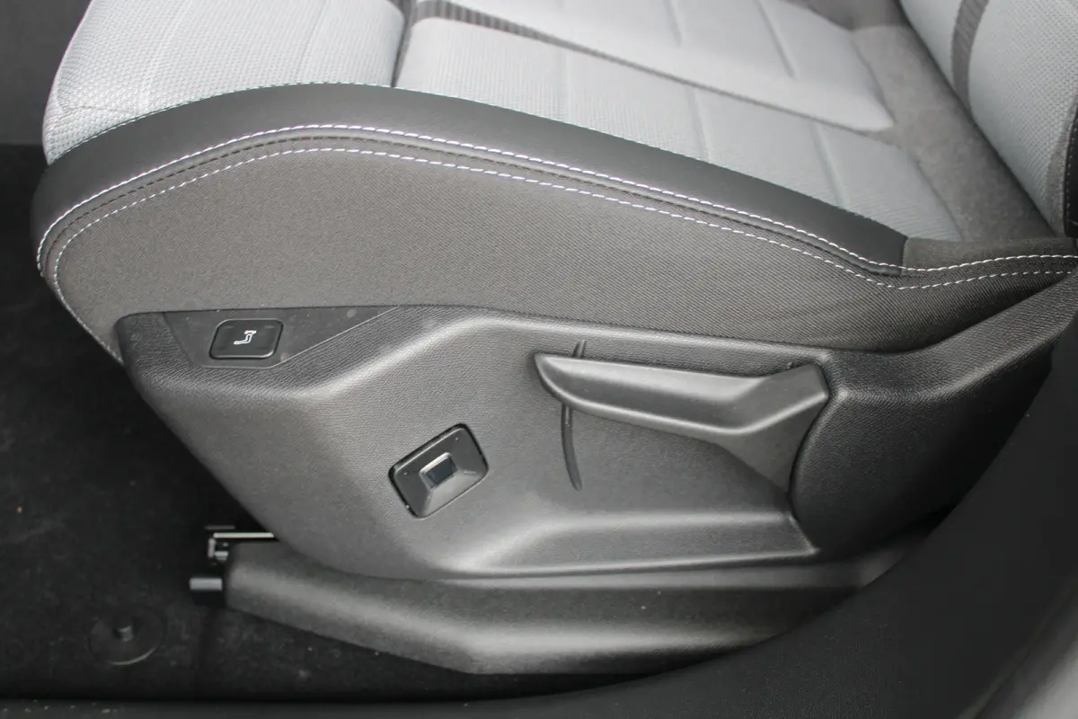 1.6 Turbo Plug-in-Hybrid GS | Trekhaak | Navigatie | Panoramadak | Matrix koplampen | AGR stoelen | Cruise control adaptief |