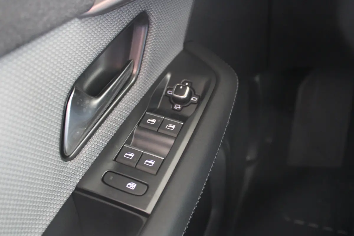 1.6 Turbo Plug-in-Hybrid GS | Trekhaak | Navigatie | Panoramadak | Matrix koplampen | AGR stoelen | Cruise control adaptief |