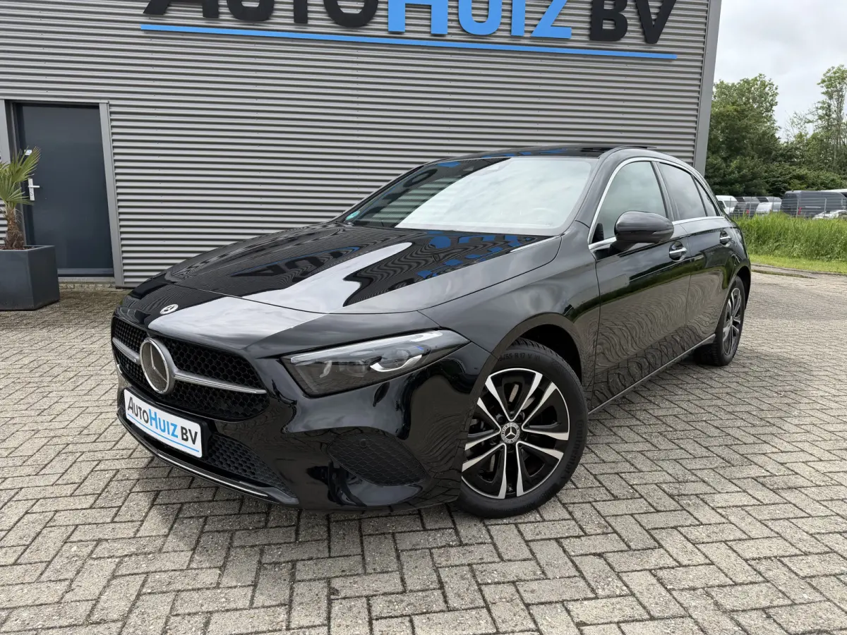 250 e Luxury Line Panoramadak Trekhaak Stuurwielverwarming Carplay ACC 360 gr Camera