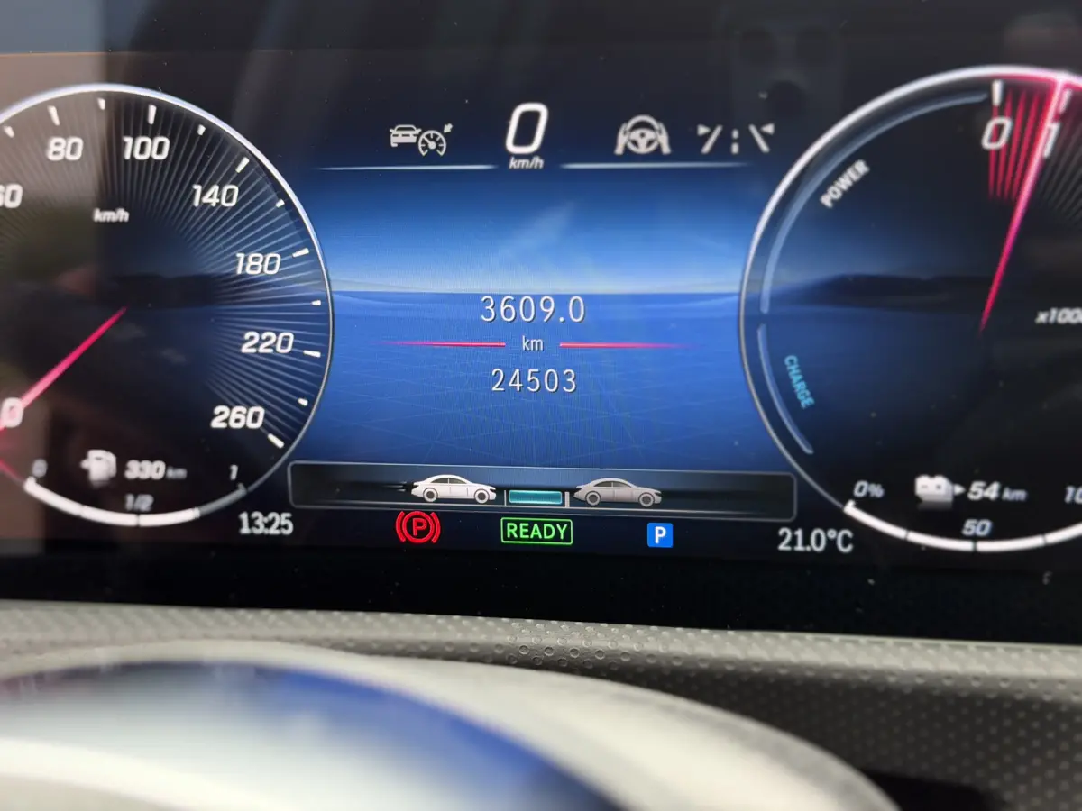 250 e Luxury Line Panoramadak Trekhaak Stuurwielverwarming Carplay ACC 360 gr Camera
