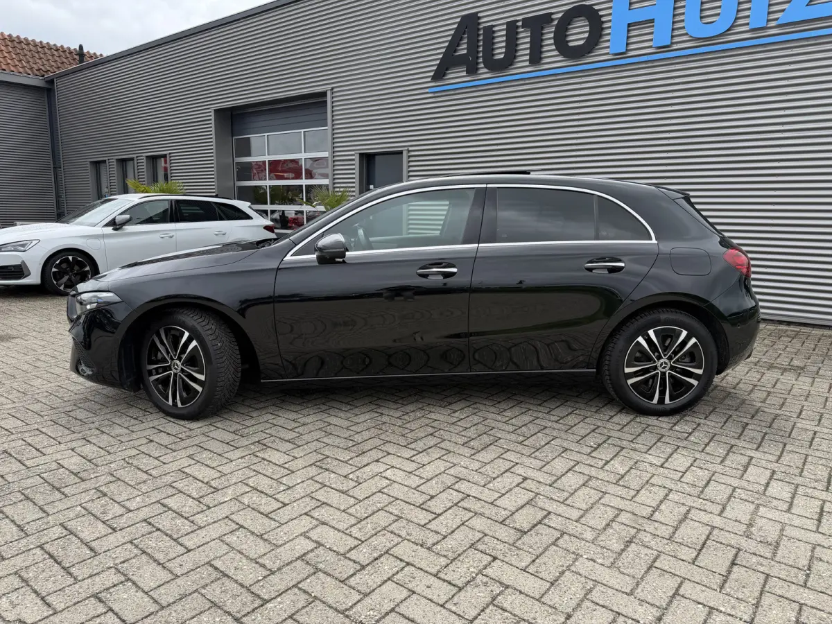 250 e Luxury Line Panoramadak Trekhaak Stuurwielverwarming Carplay ACC 360 gr Camera