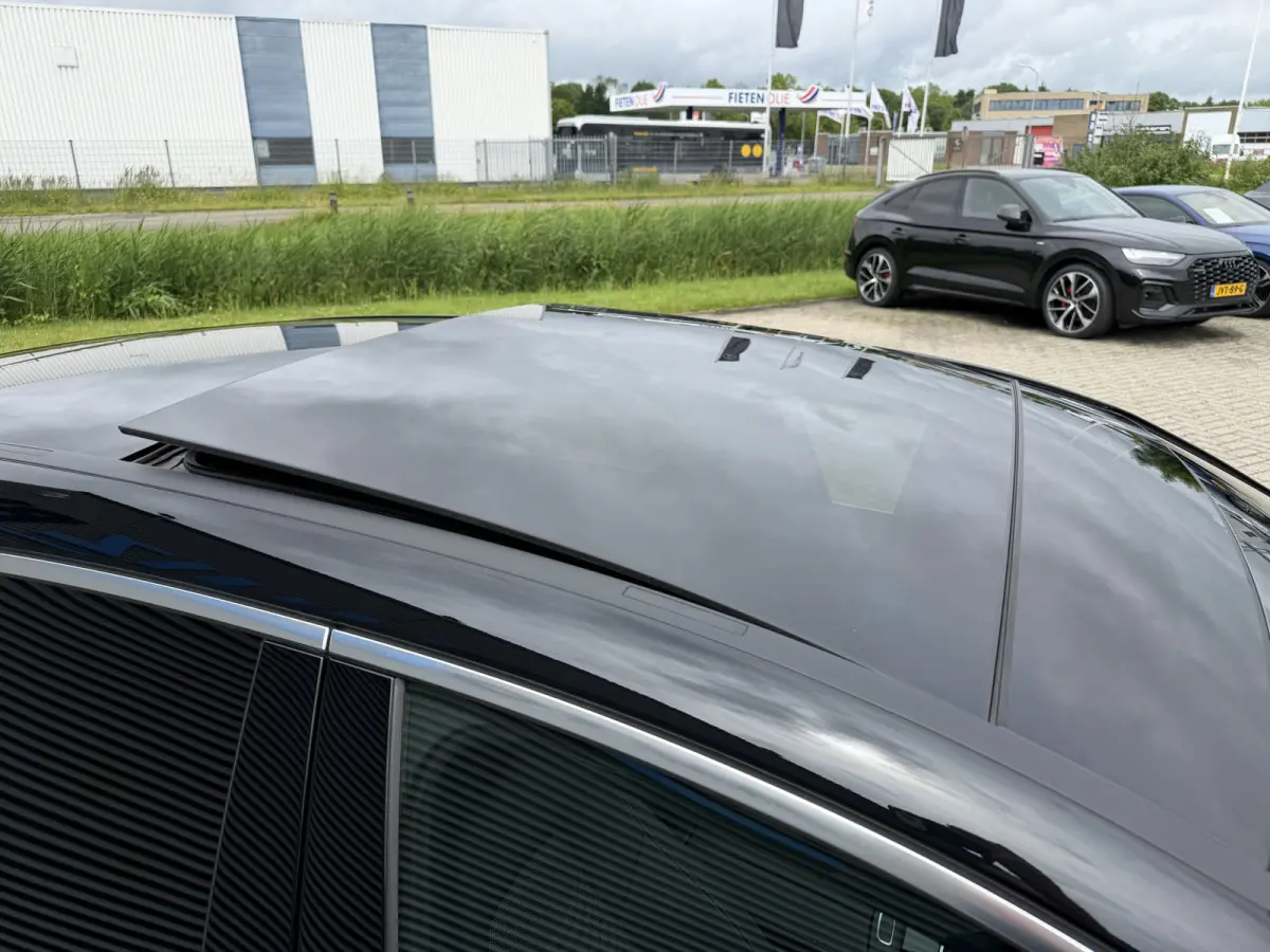 250 e Luxury Line Panoramadak Trekhaak Stuurwielverwarming Carplay ACC 360 gr Camera