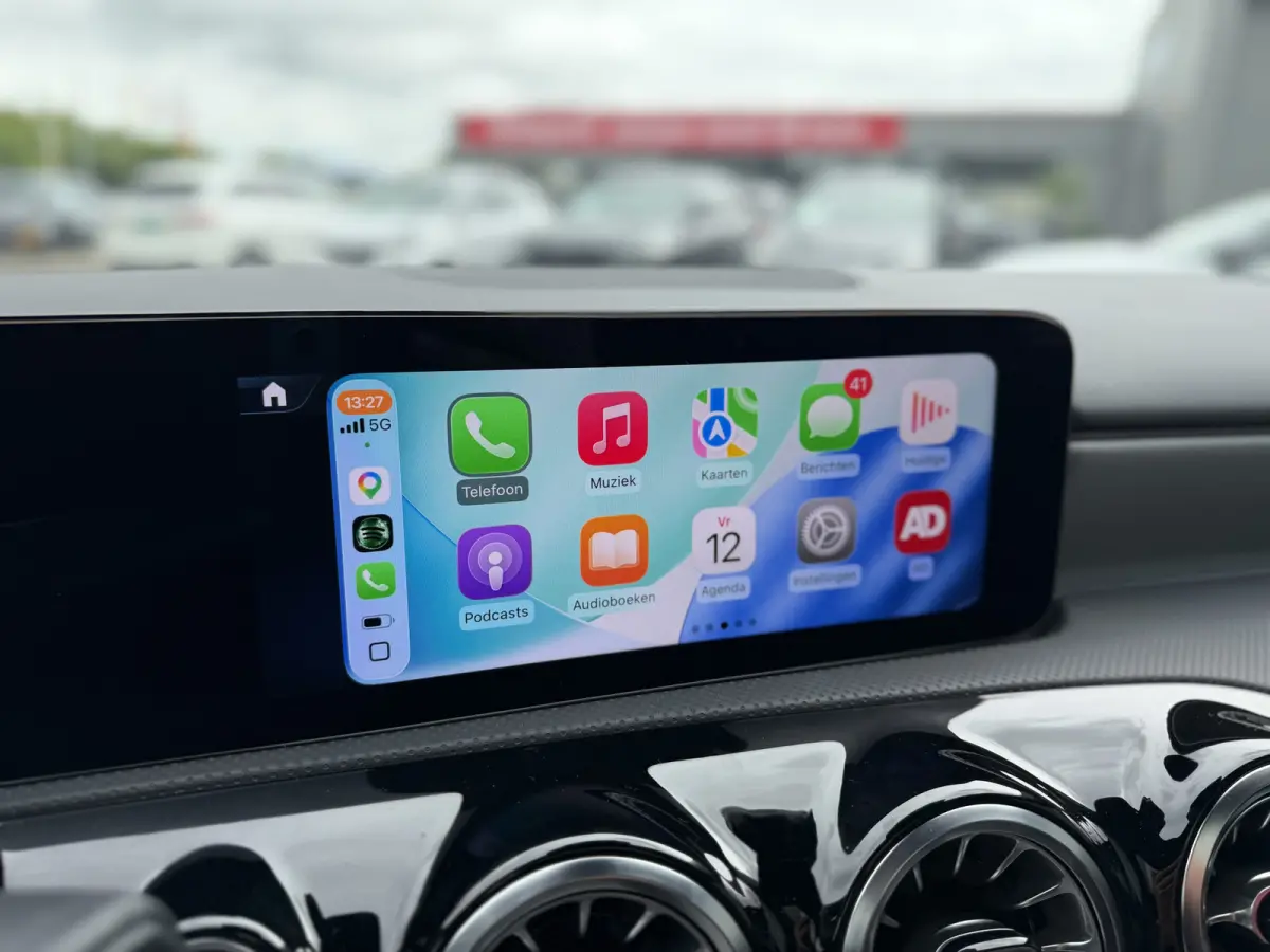 250 e Luxury Line Panoramadak Trekhaak Stuurwielverwarming Carplay ACC 360 gr Camera